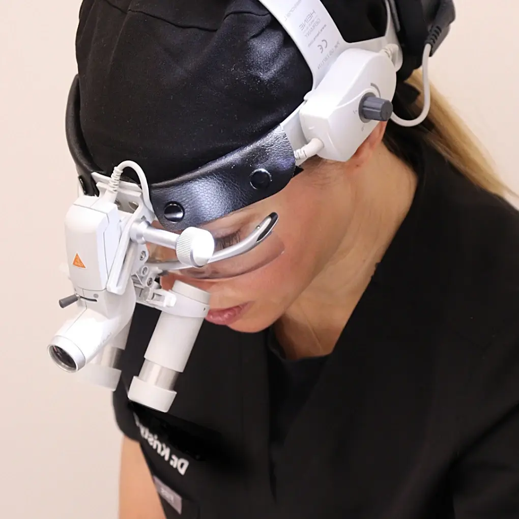 dr. bailey performing hair transplant procedure